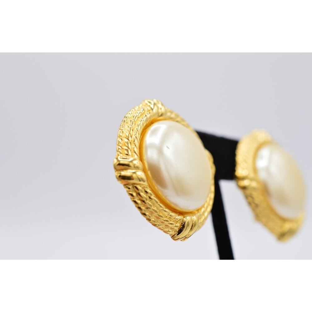 Givenchy Vintage Pearl Clip Earrings Chunky Round Gold Runway Signed 1980s Bin8 - Picture 8 of 11